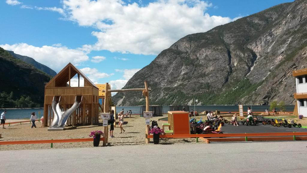 Laerdal Ferie- Og Fritidspark Lærdalsøyri Εξωτερικό φωτογραφία